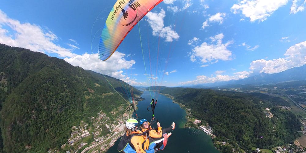 Jackie beim Paragleiten